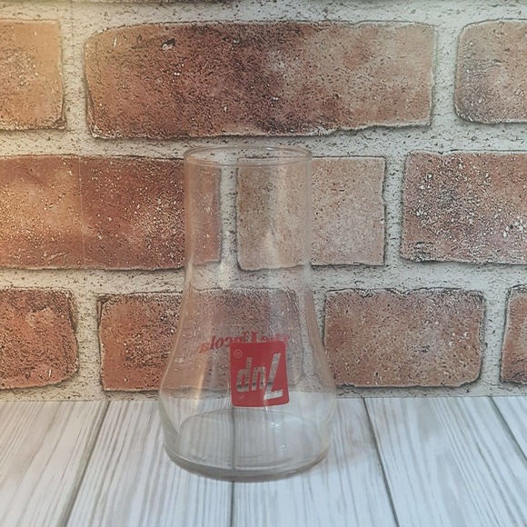 7-up The Uncola Upside-Down Soda Pop Glass 15oz Collectible Vintage Nice - Picture 1 of 6